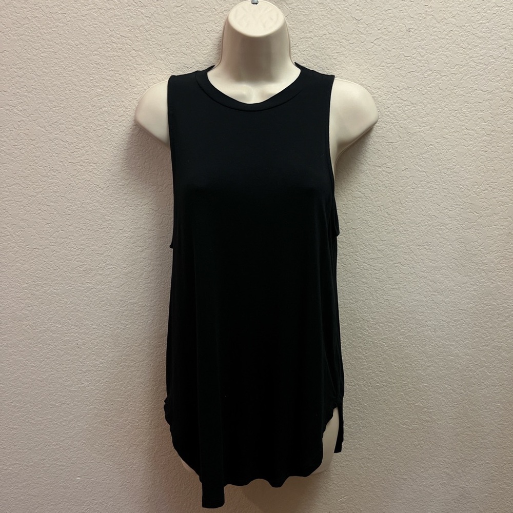Lira Clothing Muscle Tank in xs/sm!